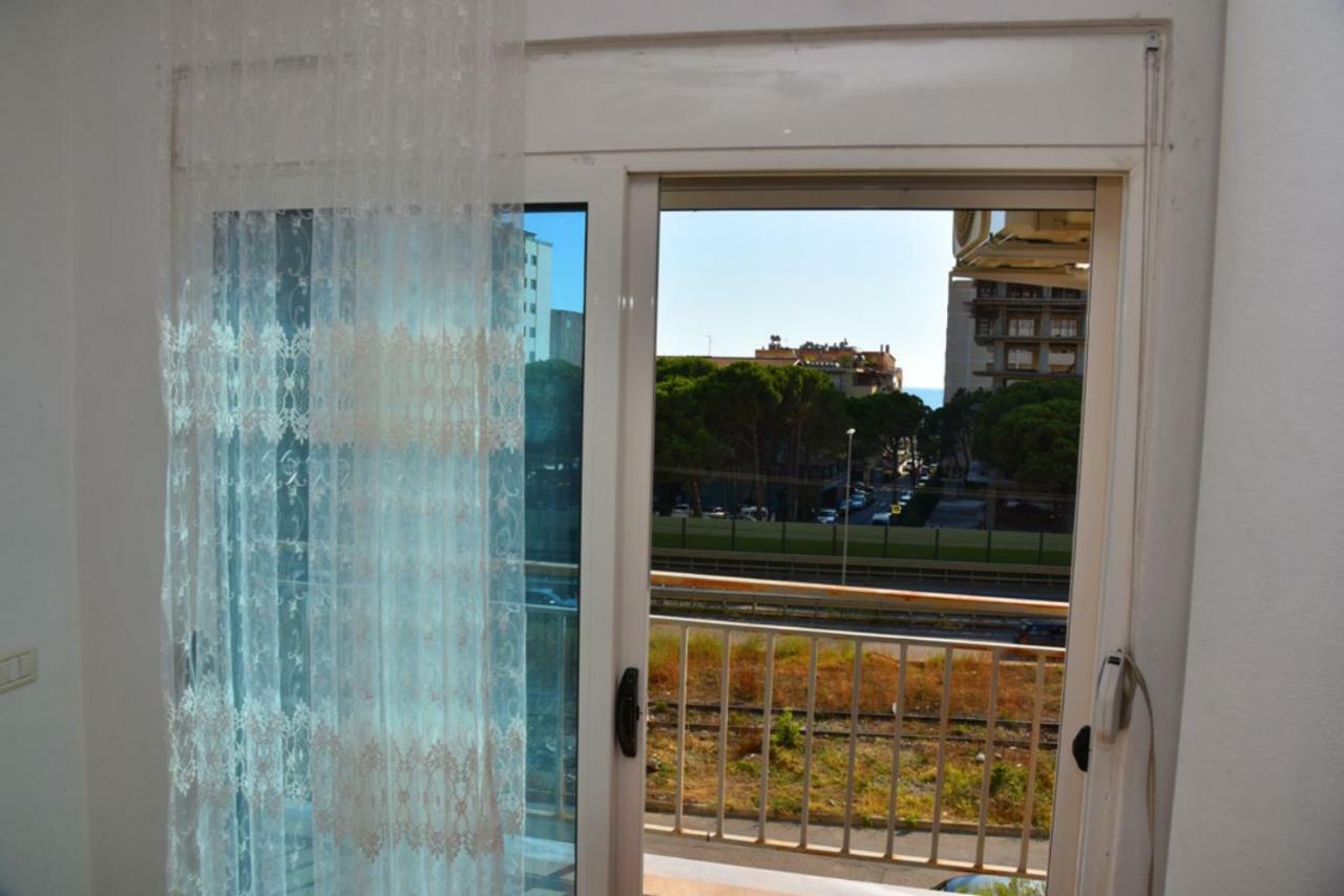 Gzim'S Apartment Durrës Eksteriør bilde